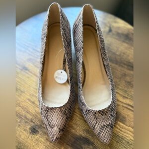 Elegant Brown Snakeskin Pattern Heels